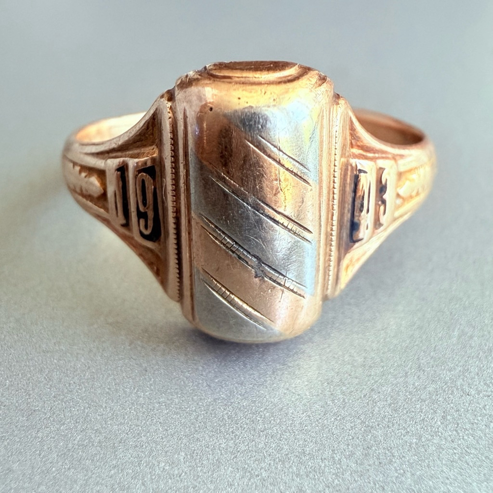 10K Gold 1943 Art Deco Reto Era Class Ring HJ Ultra Supertone